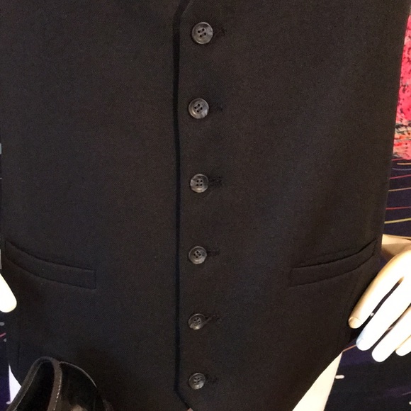 Black Vest - Picture 6 of 17